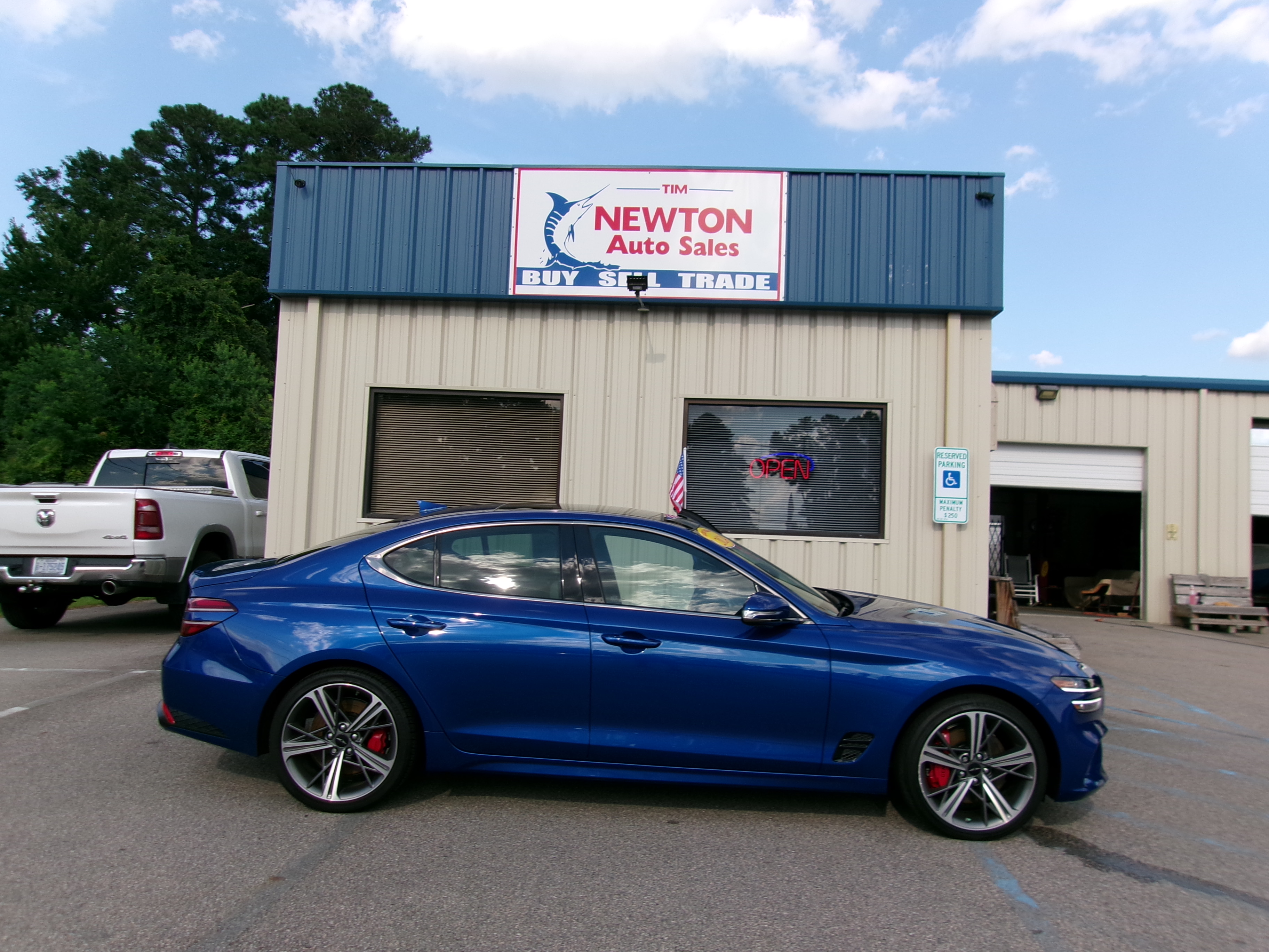 Used 2024 Genesis G70 2.5T Prestige RWD image 1