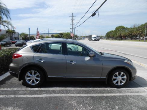 Used 2010 INFINITI EX35 2WD image 6