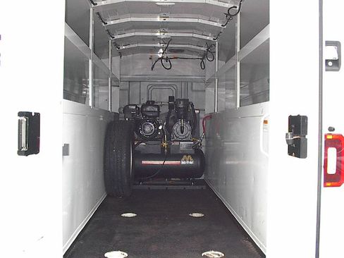 Used 2020 Chevrolet Express 3500 UNAVAIL RWD image 7