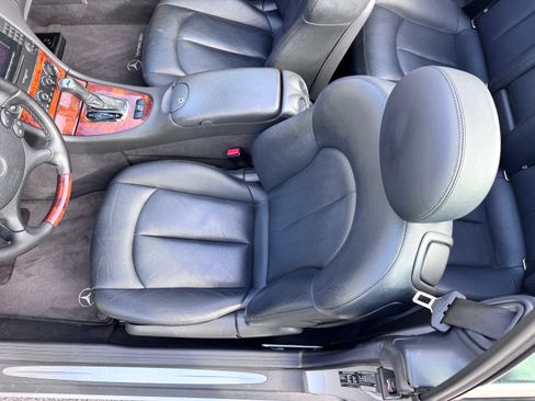 Used 2005 Mercedes-Benz CLK 320 image 15