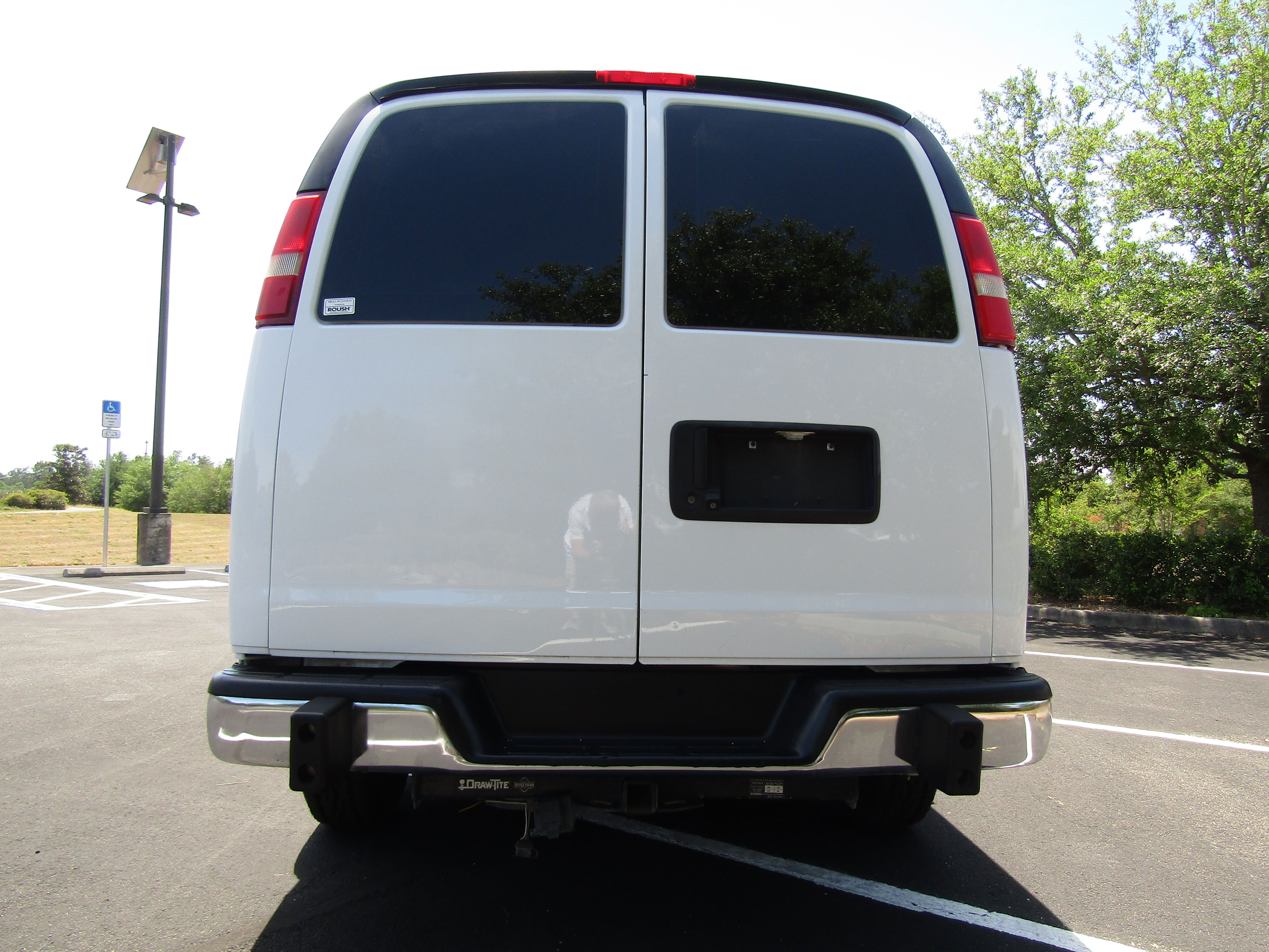 Used 2019 Chevrolet Express 2500 RWD image 4