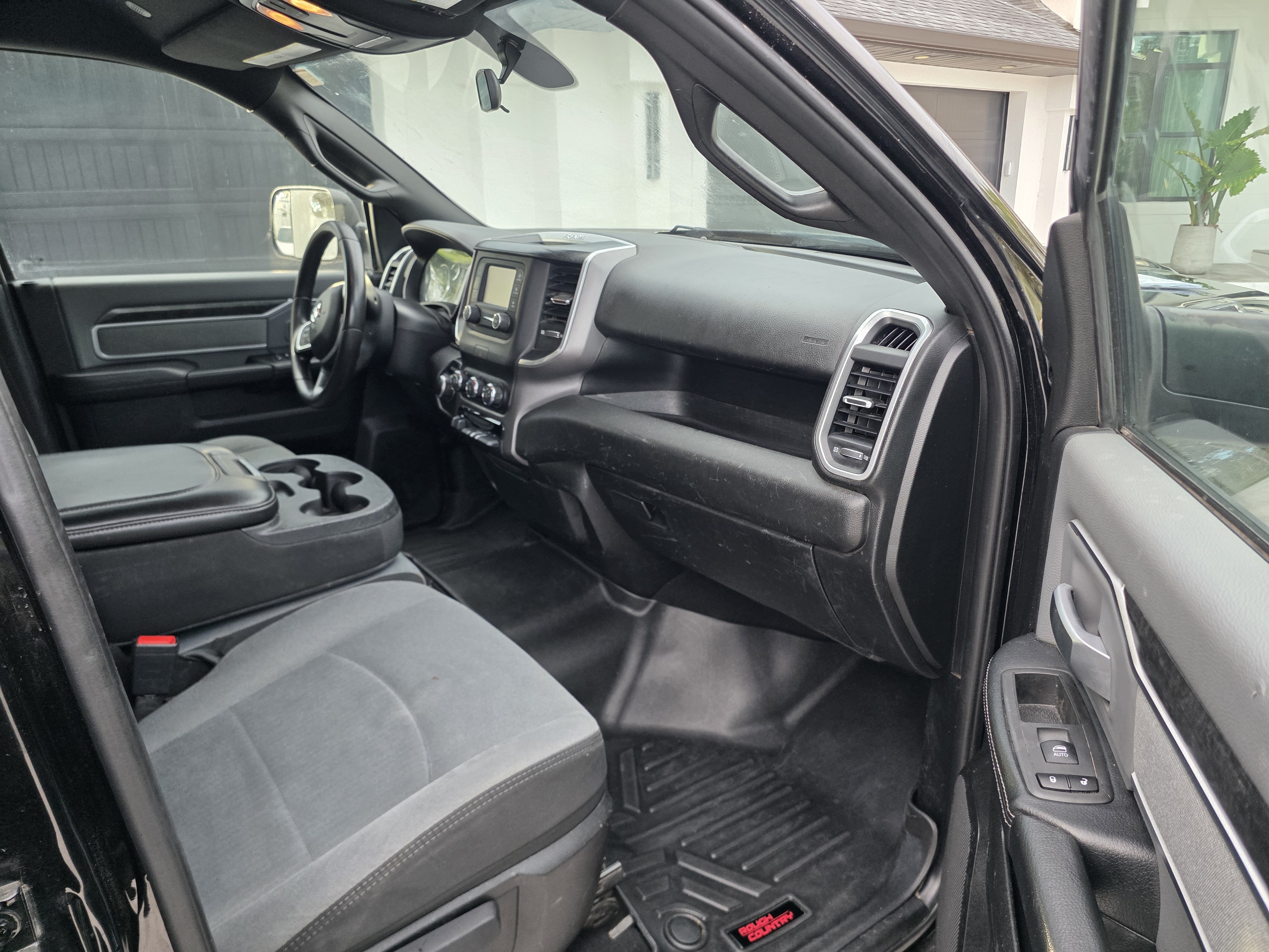 Used 2021 RAM 2500 4x4 Crew Cab Big Horn image 9