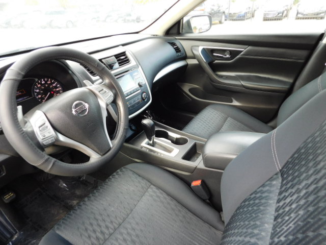 Used 2016 Nissan Altima 2.5 SR FWD image 9