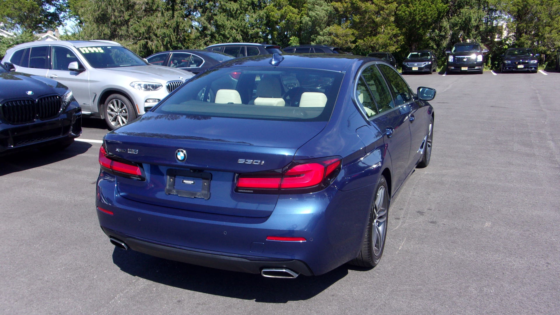 Used 2021 BMW 530i xDrive AWD/4WD image 10