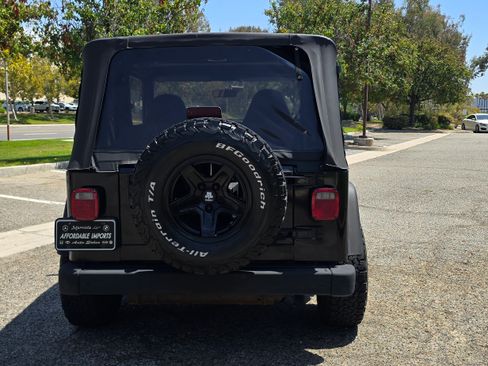 Used 1998 Jeep Wrangler 4WD SE image 7
