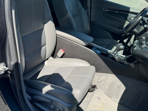 Used 2018 Chevrolet Impala LT image 20