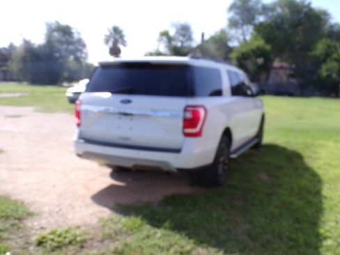 Used 2019 Ford Expedition Max 4WD XLT image 4