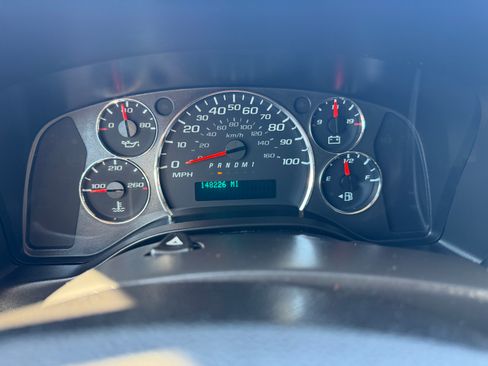 Used 2020 Chevrolet Express 3500 image 9