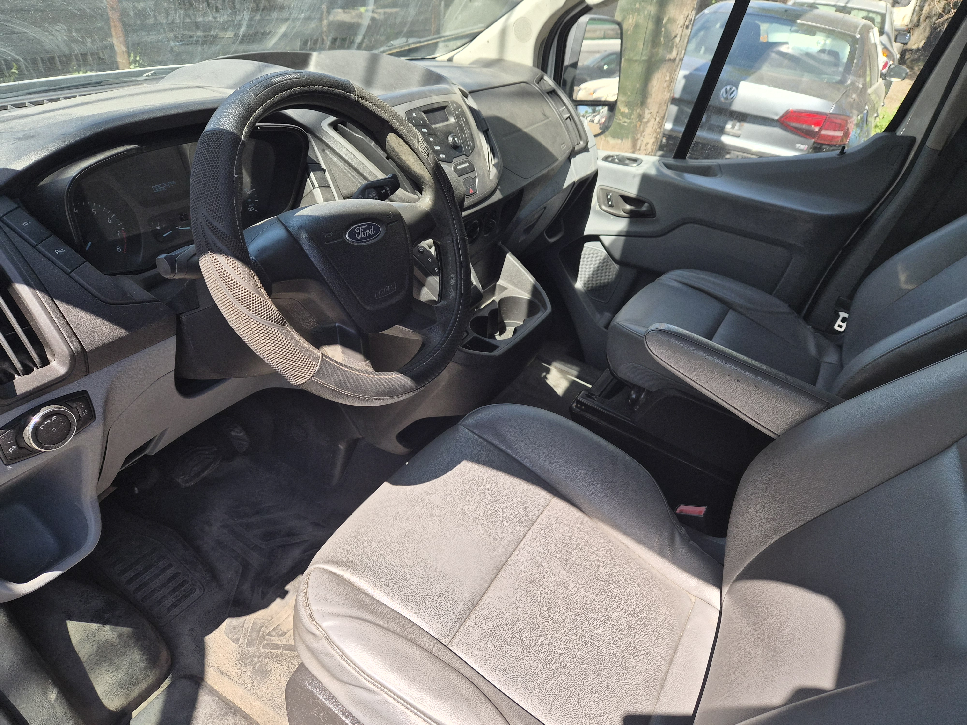Used 2016 Ford Transit 250 130 Low Roof RWD image 5