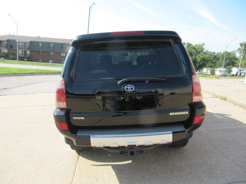 Used 2004 Toyota 4Runner 4WD image 6