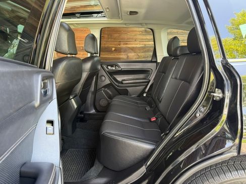 Used 2018 Subaru Forester 2.5i Touring AWD/4WD image 19