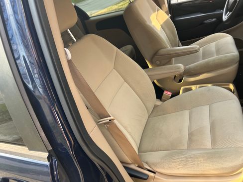 Used 2016 Dodge Grand Caravan American Value Package image 14