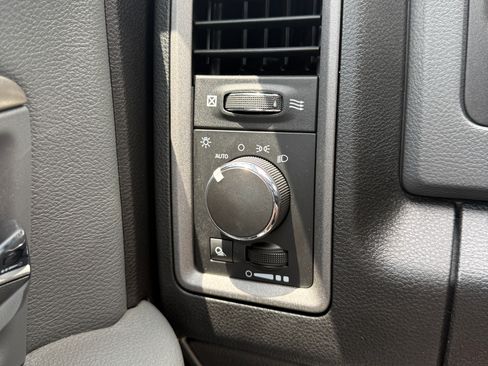 Used 2017 RAM 1500 2WD Regular Cab ST image 10
