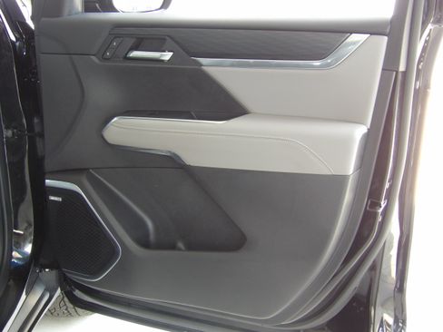 Used 2026 GMC Acadia FWD Elevation image 22