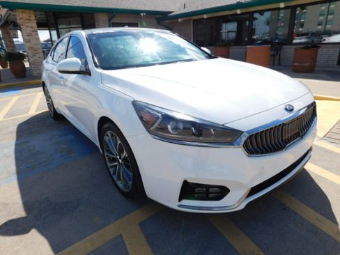 Used 2019 Kia Cadenza Technology image 1