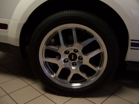 Used 2007 Ford Mustang Shelby GT500 image 4