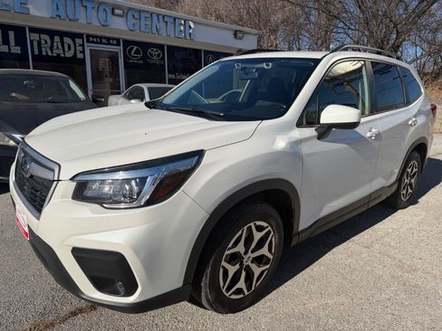 Used 2019 Subaru Forester Premium image 7