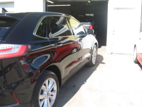 Used 2020 Ford Edge AWD Titanium image 4