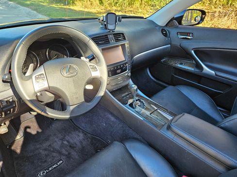 Used 2015 Lexus IS 250C image 6