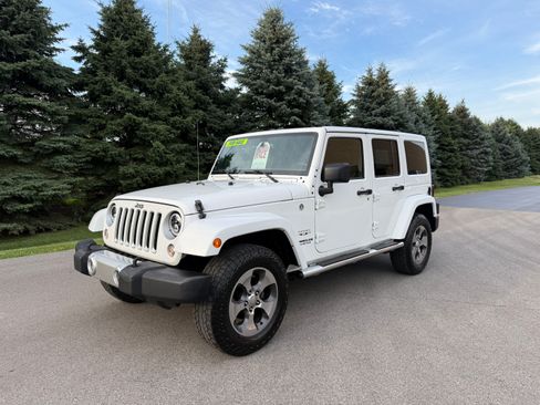Used 2017 Jeep Wrangler 4WD Unlimited Sahara image 1