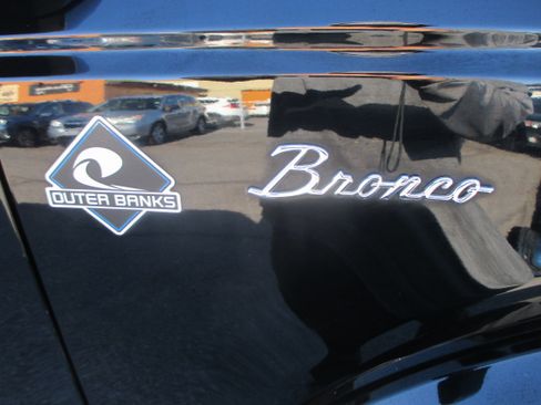 Used 2022 Ford Bronco Outer Banks AWD/4WD image 12