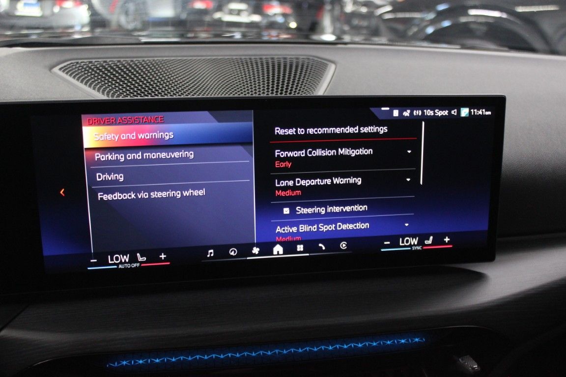 Used 2025 BMW i4 eDrive40 RWD image 22