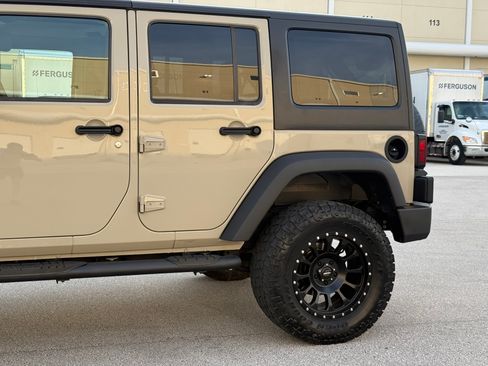 Used 2018 Jeep Wrangler Unlimited Sport S AWD/4WD image 29