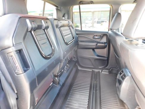 Used 2023 Honda Ridgeline AWD Black Edition image 24