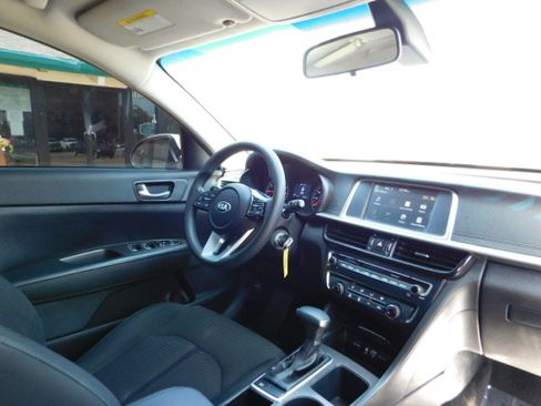 Used 2020 Kia Optima LX image 25