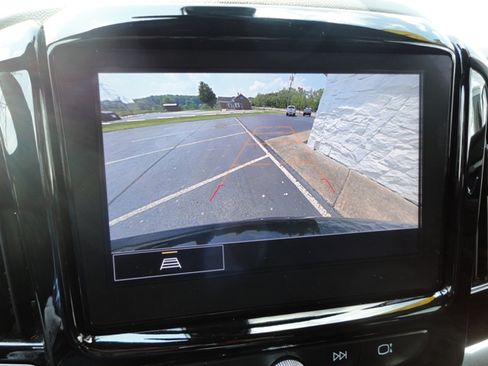 Used 2023 Chevrolet Traverse 3LT image 16