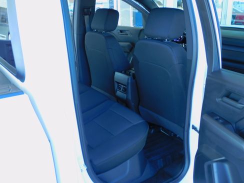 Used 2024 Chevrolet Colorado W/T image 17