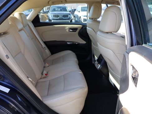 Used 2015 Toyota Avalon Limited image 14