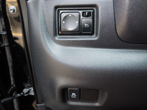 Used 2015 Nissan Versa Note SR FWD image 10