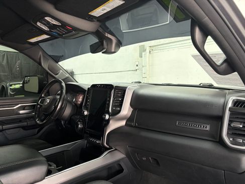 Used 2021 RAM 1500 2WD Crew Cab Big Horn image 18