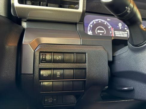 Used 2025 Toyota Tacoma 4x4 Double Cab image 17