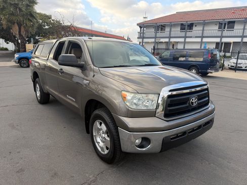 Used 2010 Toyota Tundra 4x4 Double Cab w/ SR5 & TRD image 13
