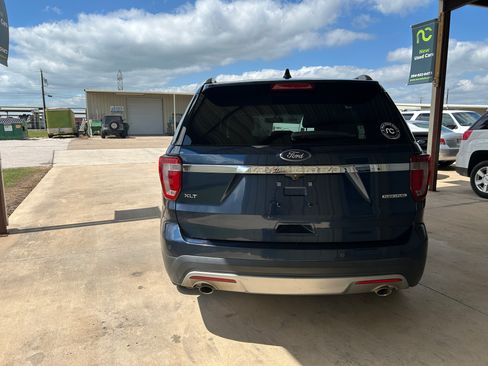 Used 2016 Ford Explorer FWD XLT image 5