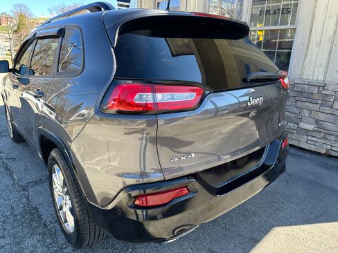 Used 2018 Jeep Cherokee Latitude image 8