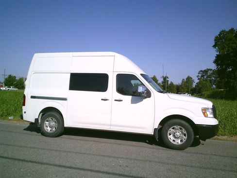 Used 2016 Nissan NV 2500 S image 1