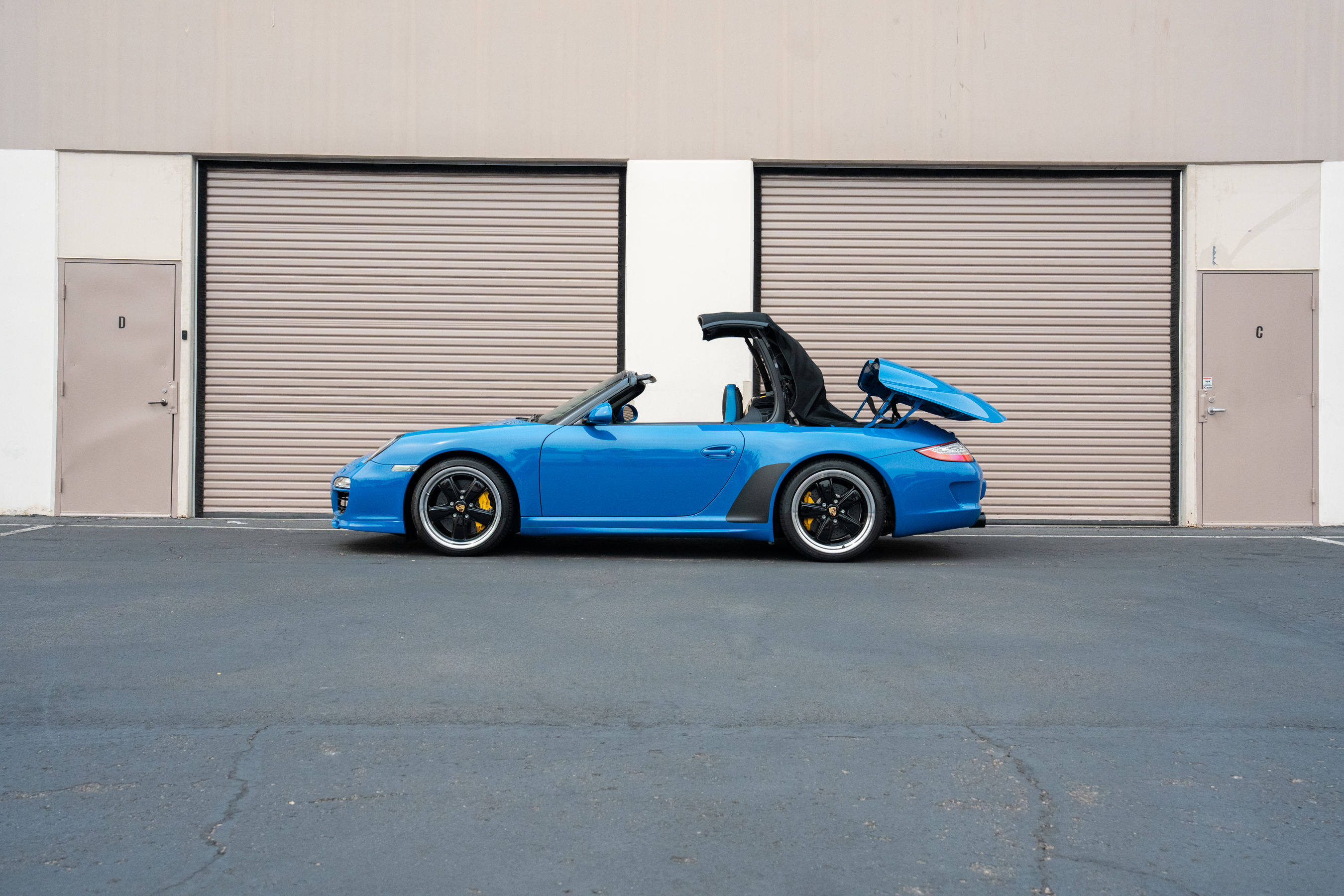 Used 2011 Porsche 911 Speedster RWD image 25