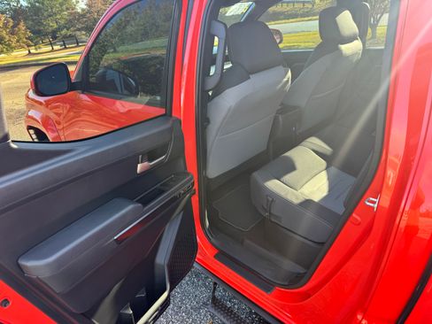 Used 2024 Toyota Tacoma TRD Sport image 14