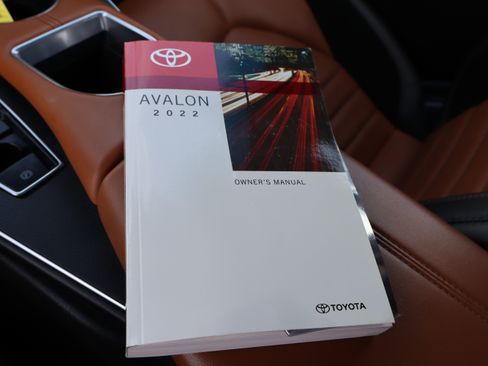 Used 2022 Toyota Avalon Touring FWD image 37