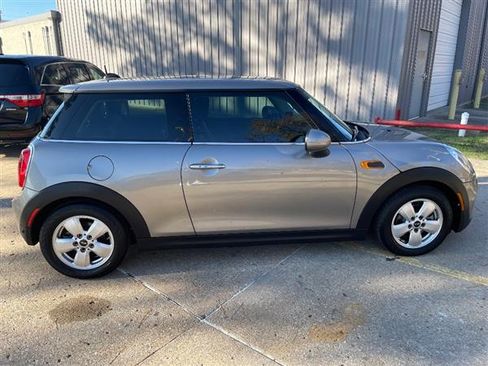 Used 2018 MINI Cooper image 4