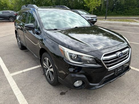 Used 2018 Subaru Outback 2.5i Limited AWD/4WD image 3
