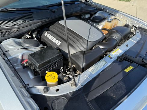 Used 2010 Dodge Challenger R/T image 16