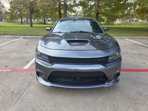 Used 2018 Dodge Charger Scat Pack image 2