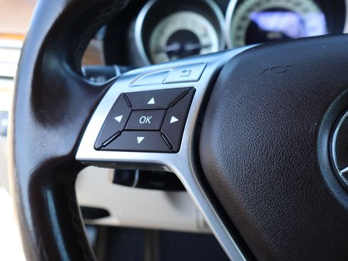 Used 2014 Mercedes-Benz E 350 4MATIC Sport image 23