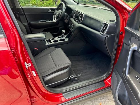 Used 2018 Kia Sportage LX image 6