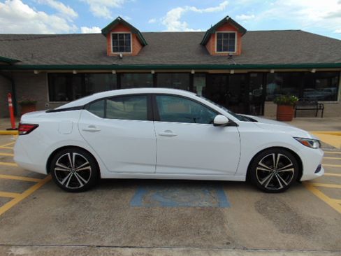 Used 2021 Nissan Sentra S image 10