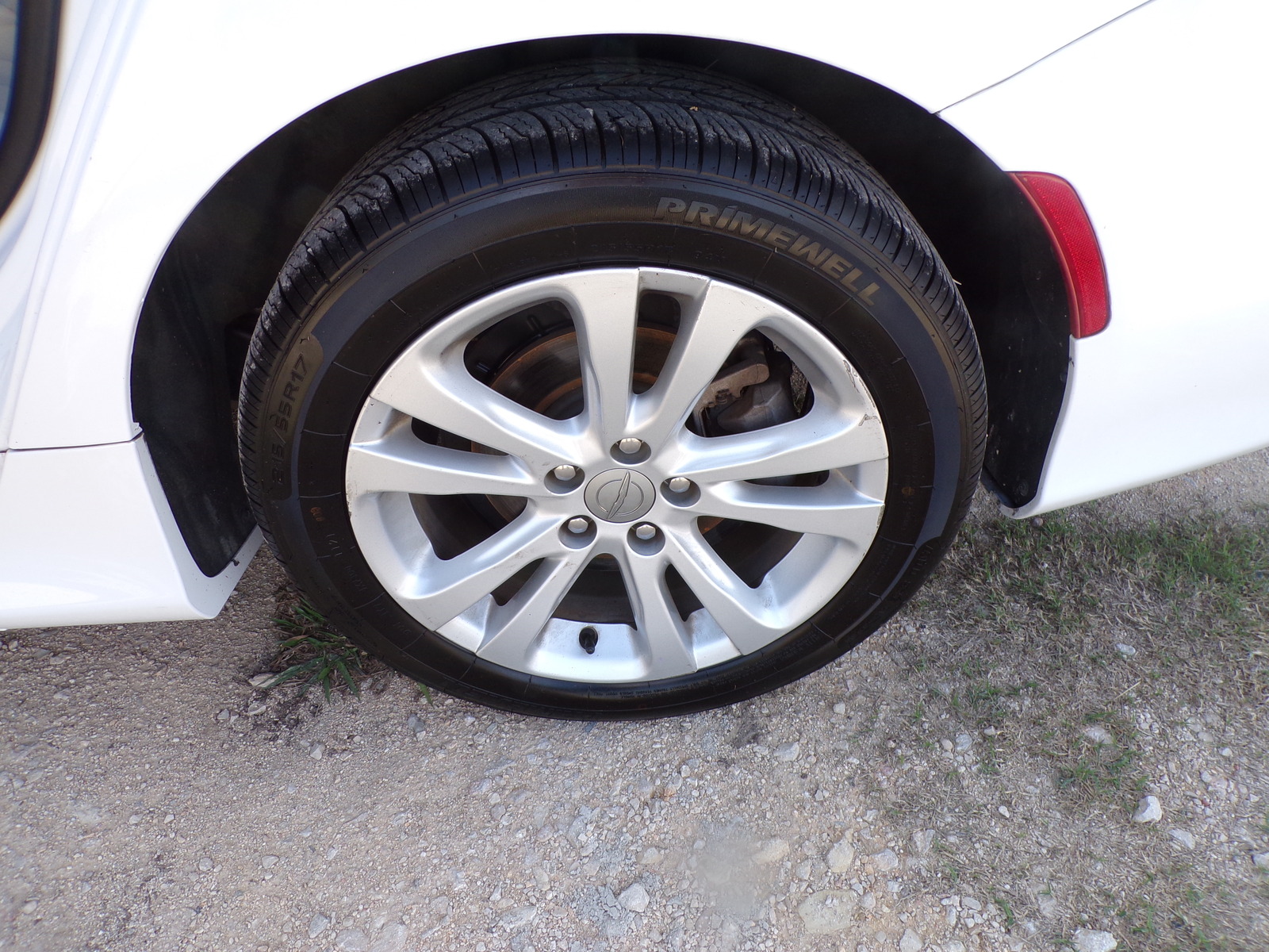Used 2015 Chrysler 200 Limited FWD image 10